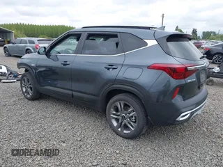 2022 Kia Seltos S z VIN KNDEUCAA1N7314256, wystawiony jako IAAI lot #42120560 z przebiegiem 30 570 mil mil oraz . Historia ofert i sprzedaży dostępna na DreamBid. Obrazek 3.