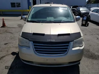 2010 Chrysler Town & Country Touring z VIN 2A4RR5D13AR257765, wystawiony jako Copart lot #61048635 z przebiegiem 165 220 mil mil oraz Czysty tytuł • Clean title. Historia ofert i sprzedaży dostępna na DreamBid. Obrazek 5.