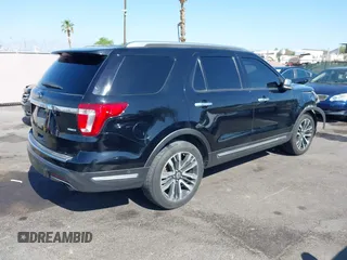 2018 Ford Explorer Platinum z VIN 1FM5K8HT5JGC94254, wystawiony jako IAAI lot #42373704 z przebiegiem 85 644 mil mil oraz . Historia ofert i sprzedaży dostępna na DreamBid. Obrazek 4.