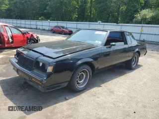1985 Buick Regal z VIN 1G4GJ47A5FH443056, wystawiony jako Copart lot #62855095 z przebiegiem 14 241 mil mil oraz Czysty tytuł • Clean title. Historia ofert i sprzedaży dostępna na DreamBid. Obrazek 1.