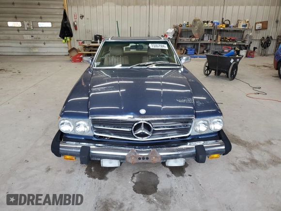 1983 Mercedes-Benz 380 SL z VIN WDBBA45A0DB019574, wystawiony jako Copart lot #73357504 z przebiegiem 56 150 mil mil oraz Czysty tytuł • Clean title. Historia ofert i sprzedaży dostępna na DreamBid. Obrazek 5.