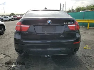 2013 BMW X6 xDrive50i z VIN 5UXFG8C57DL591149, wystawiony jako Copart lot #56979865 z przebiegiem 94 251 mil mil oraz Szkoda całkowita • Salvage title. Historia ofert i sprzedaży dostępna na DreamBid. Obrazek 6.