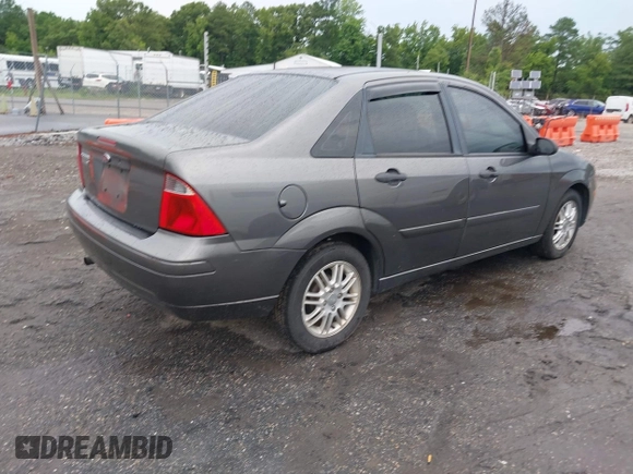 2007 Ford Focus S with VIN 1FAFP34N97W111639, listed as a IAAI auction lot 39914681 with 193,895 mi miles. Bid and sale history available at carsss.com. Image 4.