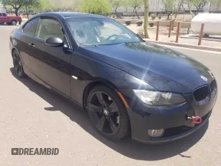 2009 BMW 3 Series 335i z VIN WBAWB73589P047394, wystawiony jako Copart lot #61096405 z przebiegiem 173 236 mil mil oraz Czysty tytuł • Clean title. Historia ofert i sprzedaży dostępna na DreamBid. Obrazek 1.
