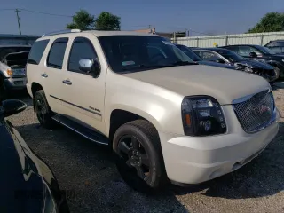 2013 GMC Yukon Denali with VIN 1GKS2EEF7DR158094, listed as a Copart auction lot 66807514 with 245,911 mi miles and Non Repairable. Bid and sale history available at carsss.com. Image 4.