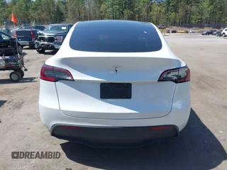 2024 Tesla Model Y с VIN 7SAYGDED8RF211112, выставлен на аукционе IAAI как лот 42176000 с пробегом 16 677 миль миль и . История ставок и продаж доступна на DreamBid. Изображение 16.