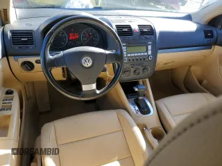 2008 Volkswagen Jetta Wolfsburg Edition z VIN 3VWRJ71K48M127241, wystawiony jako Copart lot #83201434 z przebiegiem 158 145 mil mil oraz Szkoda całkowita • Salvage title. Historia ofert i sprzedaży dostępna na DreamBid. Obrazek 8.