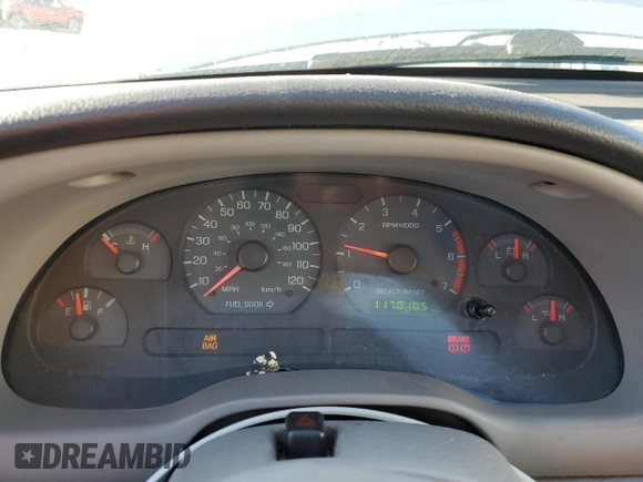 2003 Ford Mustang Standard z VIN 1FAFP40463F327722, wystawiony jako Copart lot #55042765 z przebiegiem 117 010 mil mil oraz Szkoda całkowita • Salvage title. Historia ofert i sprzedaży dostępna na DreamBid. Obrazek 9.