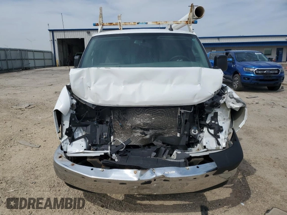 2021 GMC Savana Cargo z VIN 1GTW7AF76M1181413, wystawiony jako Copart lot #55313815 z przebiegiem Nie podano mil oraz Szkoda całkowita • Salvage title. Historia ofert i sprzedaży dostępna na DreamBid. Obrazek 5.