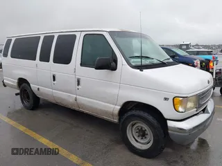 1998 Ford Econoline Wagon XL z VIN 1FBSS31L4WHB74004, wystawiony jako IAAI lot #41912360 z przebiegiem 458 615 mil mil oraz . Historia ofert i sprzedaży dostępna na DreamBid. Obrazek 1.