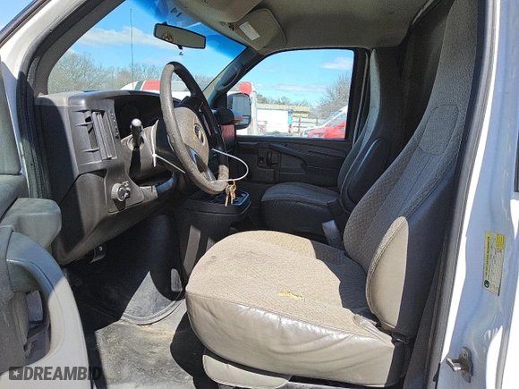 2014 Chevrolet Express Commercial Cutaway with VIN 1GB0G2CG6E1210804, listed as a Copart auction lot 46897215 with 216,635 mi miles and Clean Title. Bid and sale history available at carsss.com. Image 7.