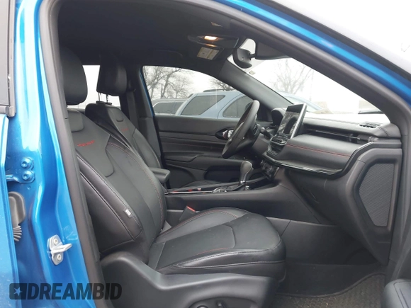 2023 Jeep Compass Trailhawk with VIN 3C4NJDDN8PT551998, listed as a IAAI auction lot 41188039 with 6,531 mi miles and . Bid and sale history available at DreamBid. Image 5.