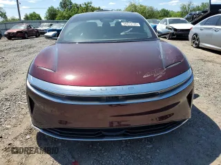 2022 Lucid Air Grand Touring z VIN 50EA1GBA0NA003171, wystawiony jako Copart lot #56913135 z przebiegiem 20 527 mil mil oraz Szkody całkowita. Historia ofert i sprzedaży dostępna na DreamBid. Obrazek 5.