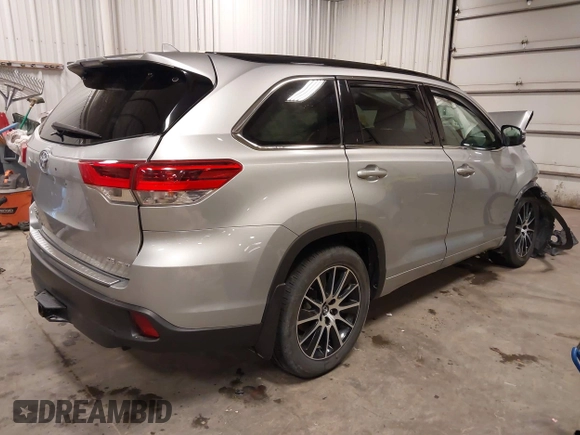 2018 Toyota Highlander SE z VIN 5TDJZRFH7JS551309, wystawiony jako IAAI lot #41801990 z przebiegiem 132 970 mil mil oraz . Historia ofert i sprzedaży dostępna na DreamBid. Obrazek 4.