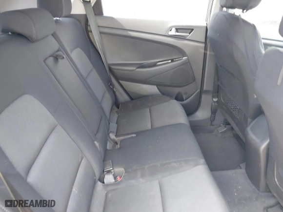 2016 Hyundai Tucson SE with VIN KM8J23A44GU119203, listed as a IAAI auction lot 42104002 with 139,797 mi miles. Bid and sale history available at carsss.com. Image 8.