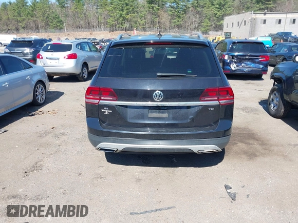 2018 Volkswagen Atlas SE with VIN 1V2DP2CA9JC599623, listed as a IAAI auction lot 42065906 with Not provided miles and . Bid and sale history available at DreamBid. Image 16.