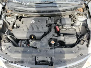 2009 Nissan Versa SL z VIN 3N1BC13E39L482799, wystawiony jako Copart lot #54014035 z przebiegiem 139 248 mil mil oraz Czysty tytuł • Clean title. Historia ofert i sprzedaży dostępna na DreamBid. Obrazek 11.