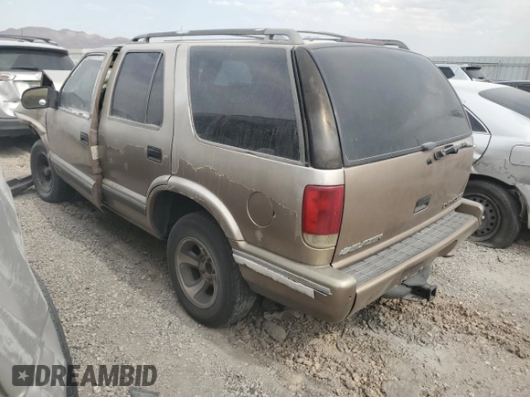 1997 Chevrolet Blazer LS with VIN 1GNCS13W3V2197732, listed as a Copart auction lot 56792025 with 203,968 mi miles and Non repairable. Bid and sale history available at DreamBid. Image 2.