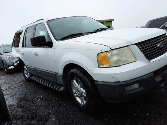 2004 Ford Expedition Special Service with VIN 1FMPU16L94LB64096, listed as a IAAI auction lot 41417984 with 1 mi miles. Bid and sale history available at carsss.com. Image 1.