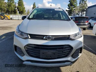 2022 Chevrolet Trax LT z VIN KL7CJLSM4NB551147, wystawiony jako Copart lot #47435715 z przebiegiem 15 005 mil mil oraz Szkoda całkowita • Salvage title. Historia ofert i sprzedaży dostępna na DreamBid. Obrazek 5.