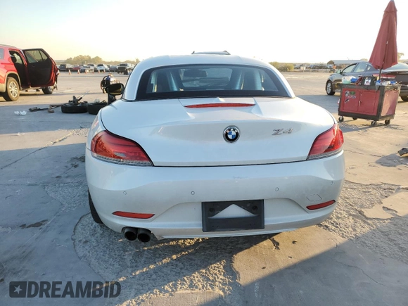 2014 BMW Z4 sDrive28i with VIN WBALL5C52EJ105050, listed as a Copart auction lot 82925334 with 0 mi miles and Salvage Title. Bid and sale history available at carsss.com. Image 6.