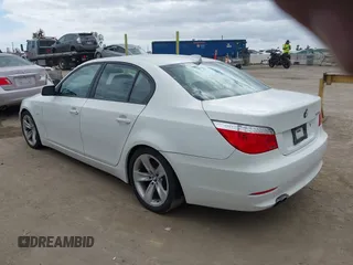 2009 BMW 5 Series 528i with VIN WBANU53529C121927, listed as a IAAI auction lot 42063066 with 195,322 mi miles and . Bid and sale history available at carsss.com. Image 3.