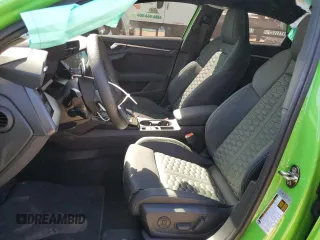 2024 Audi RS 3 z VIN WUAG4DGY9RA900847, wystawiony jako Copart lot #67999104 z przebiegiem 4017 mil mil oraz Szkody całkowita. Historia ofert i sprzedaży dostępna na DreamBid. Obrazek 7.