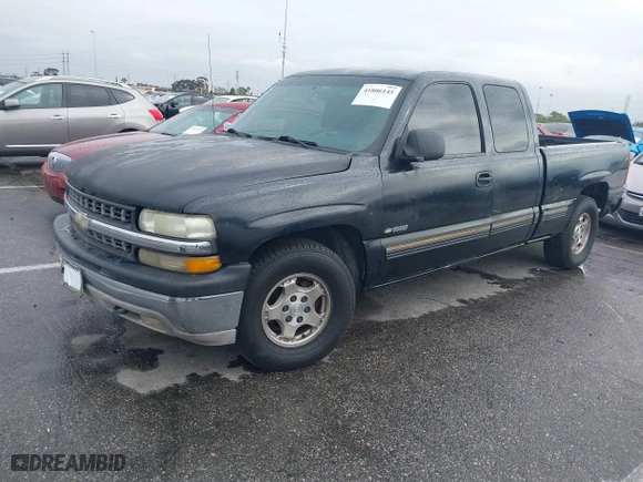 2000 Chevrolet Silverado 1500 LS with VIN 2GCEC19T8Y1292707, listed as a IAAI auction lot 41806145 with 207,370 mi miles. Bid and sale history available at carsss.com. Image 2.