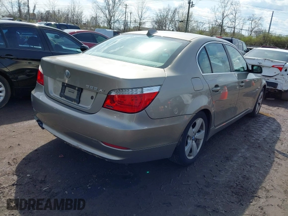 2008 BMW 5 Series 528xi with VIN WBANV13528CZ56477, listed as a IAAI auction lot 41921328 with 180,983 mi miles and . Bid and sale history available at carsss.com. Image 4.