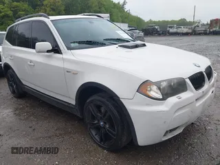 2006 BMW X3 3.0i z VIN WBXPA93436WG89669, wystawiony jako IAAI lot #42330296 z przebiegiem 137 568 mil mil oraz . Historia ofert i sprzedaży dostępna na DreamBid. Obrazek 1.