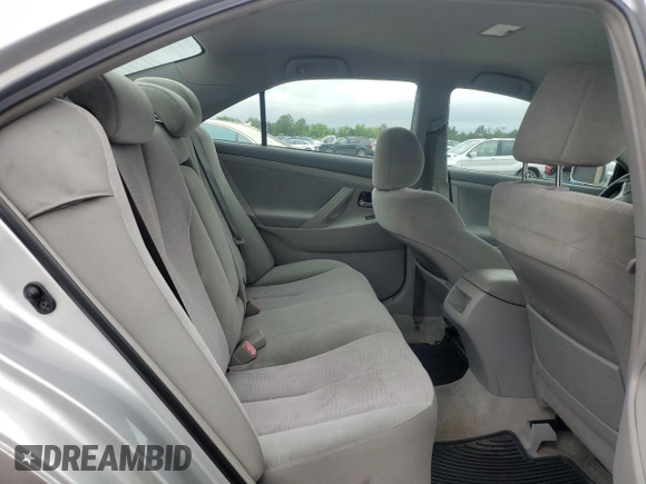 2010 Toyota Camry z VIN 4T1BF3EK1AU019732, wystawiony jako Copart lot #58469755 z przebiegiem 214 898 mil mil oraz Czysty tytuł • Clean title. Historia ofert i sprzedaży dostępna na DreamBid. Obrazek 10.