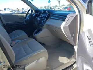 2001 Toyota Highlander with VIN JTEGF21A010022643, listed as a IAAI auction lot 41353050 with 174,756 mi miles. Bid and sale history available at carsss.com. Image 5.