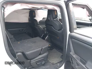 2024 Rivian R1S Adventure z VIN 7PDSGABA4RN039358, wystawiony jako IAAI lot #41824503 z przebiegiem 15 656 mil mil oraz . Historia ofert i sprzedaży dostępna na DreamBid. Obrazek 8.