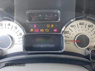 2011 Ford Expedition XLT с VIN 1FMJU1H58BEF02139, выставлен на аукционе IAAI как лот 42065356 с пробегом 144 103 миль миль и . История ставок и продаж доступна на DreamBid. Изображение 7.