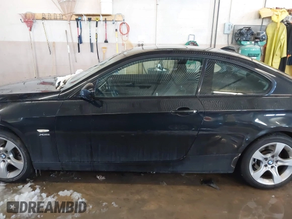 2011 BMW 3 Series 328i xDrive with VIN WBAKF5C58BE395799, listed as a IAAI auction lot 41580621 with 110,547 mi miles. Bid and sale history available at carsss.com. Image 14.