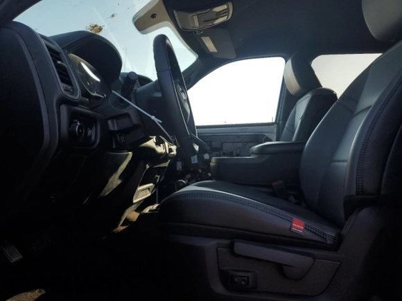 2024 Ram 2500 Tradesman с VIN 3C6UR5HJ2RG230415, выставлен на аукционе Copart как лот 48109095 с пробегом 435 миль миль и Чистый • Clean title. История ставок и продаж доступна на DreamBid. Изображение 7.