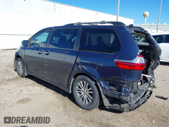 2018 Toyota Sienna XLE Auto Access Seat with VIN 5TDYZ3DC5JS914497, listed as a IAAI auction lot 41206120 with 208,996 mi miles. Bid and sale history available at carsss.com. Image 3.