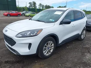 2021 Ford Escape SE Hybrid z VIN 1FMCU0BZ3MUB23654, wystawiony jako IAAI lot #42192918 z przebiegiem 43 579 mil mil oraz . Historia ofert i sprzedaży dostępna na DreamBid. Obrazek 2.