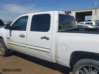 2010 Chevrolet Silverado 1500 LT with VIN 3GCRCSE0XAG296936, listed as a IAAI auction lot 41693403 with 243,355 mi miles. Bid and sale history available at carsss.com. Image 14.