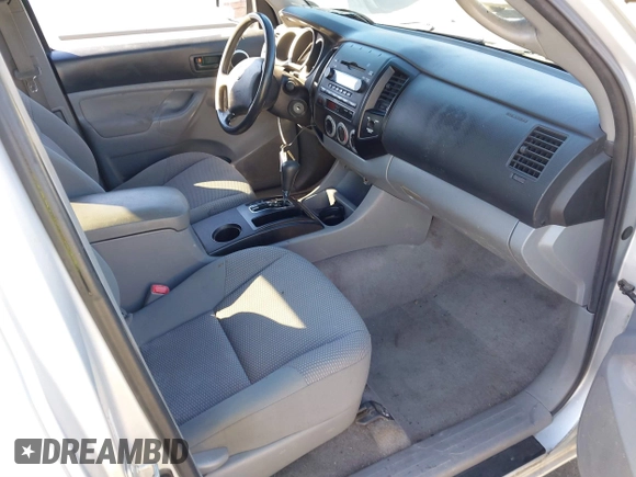 2006 Toyota Tacoma z VIN 5TETX22N46Z292287, wystawiony jako IAAI lot #41347129 z przebiegiem 121 483 mil mil oraz . Historia ofert i sprzedaży dostępna na DreamBid. Obrazek 5.