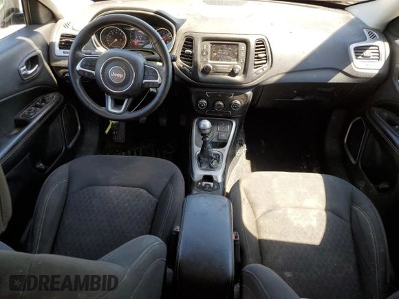 2018 Jeep Compass Sport z VIN 3C4NJDAB6JT101655, wystawiony jako Copart lot #55468205 z przebiegiem 125 766 mil mil oraz Szkoda całkowita • Salvage title. Historia ofert i sprzedaży dostępna na DreamBid. Obrazek 8.