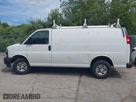 2021 Chevrolet Express Cargo with VIN 1GCWGAFP6M1231601, listed as a IAAI auction lot 42763185 with 105,783 mi miles and . Bid and sale history available at DreamBid. Image 13.
