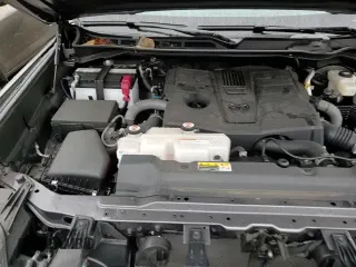 2023 Toyota Tundra Limited z VIN 5TFJA5EC9PX013851, wystawiony jako Copart lot #87234894 z przebiegiem 14 696 mil mil oraz Szkoda całkowita • Salvage title. Historia ofert i sprzedaży dostępna na DreamBid. Obrazek 13.
