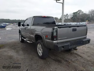 2006 Chevrolet Silverado 1500 LT2 with VIN 1GCEK19BX6Z188783, listed as a IAAI auction lot 41635021 with 238,312 mi miles. Bid and sale history available at carsss.com. Image 3.
