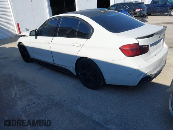 2013 BMW 3 Series 328i with VIN WBA3A5C52DF359204, listed as a IAAI auction lot 41902568 with 1 mi miles. Bid and sale history available at carsss.com. Image 3.