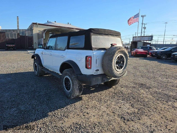 2022 Ford Bronco with VIN 1FMDE5DH8NLB89353, listed as a Copart auction lot 47468425 with NaN miles and Salvage Title. Bid and sale history available at carsss.com. Image 2.