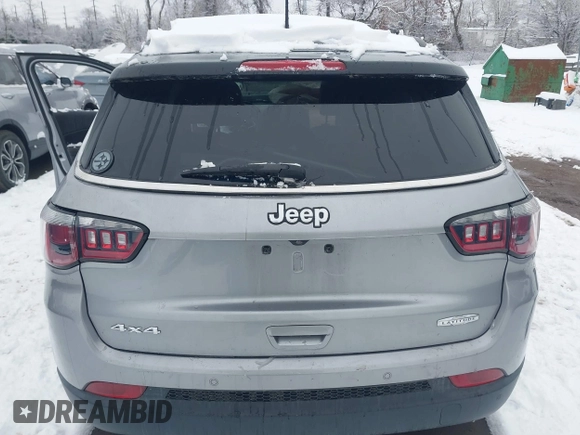 2018 Jeep Compass Altitude with VIN 3C4NJDBB7JT256164, listed as a IAAI auction lot 41551598 with 22,335 mi miles and . Bid and sale history available at carsss.com. Image 16.