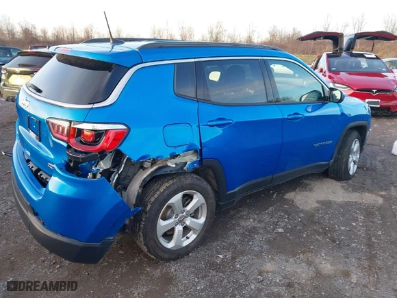 2020 Jeep Compass Latitude with VIN 3C4NJDBB4LT117516, listed as a IAAI auction lot 40964239 with 30,874 mi miles. Bid and sale history available at carsss.com. Image 4.