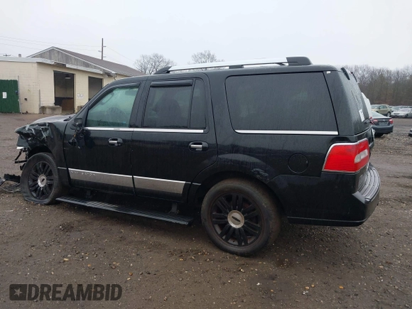 2008 Lincoln Navigator with VIN 5LMFU28518LJ04445, listed as a IAAI auction lot 41353163 with 999,999 mi miles. Bid and sale history available at carsss.com. Image 3.