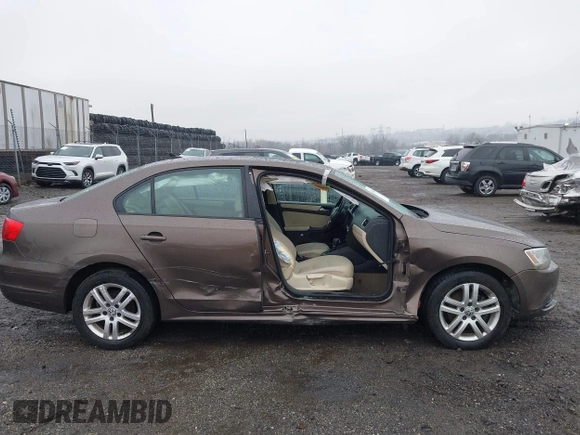 2011 Volkswagen Jetta Sedan SE w/Convenience & Sunroof PZEV with VIN 3VWDZ7AJ6BM374004, listed as a IAAI auction lot 41859636 with 236,113 mi miles. Bid and sale history available at carsss.com. Image 6.